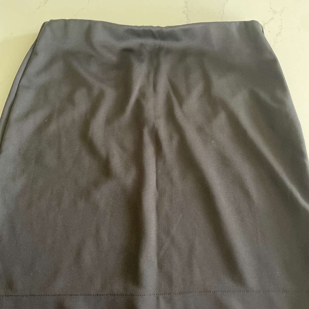 Forever 21 Black mini skirt size medium